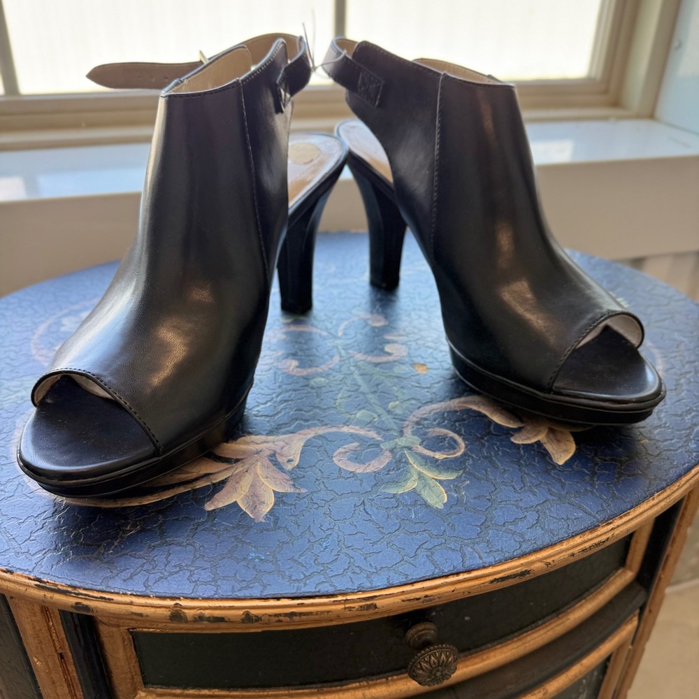 Naturalizer Distant Peep Toe Booties Women 9M Black Good Slingback N5 Comfort